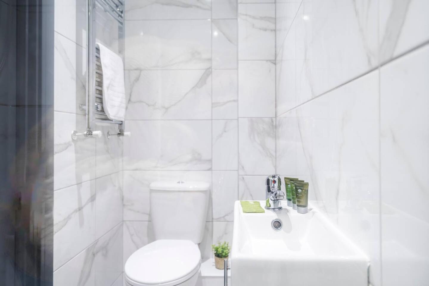 2br Flat Wi-fi Parking Sleeps * Nottingham