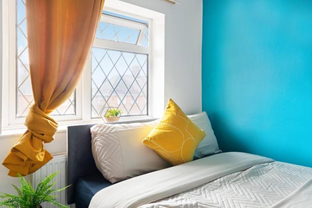 Bright And Cozy 3-br Perfect For Your Escape Casa de férias Nottingham