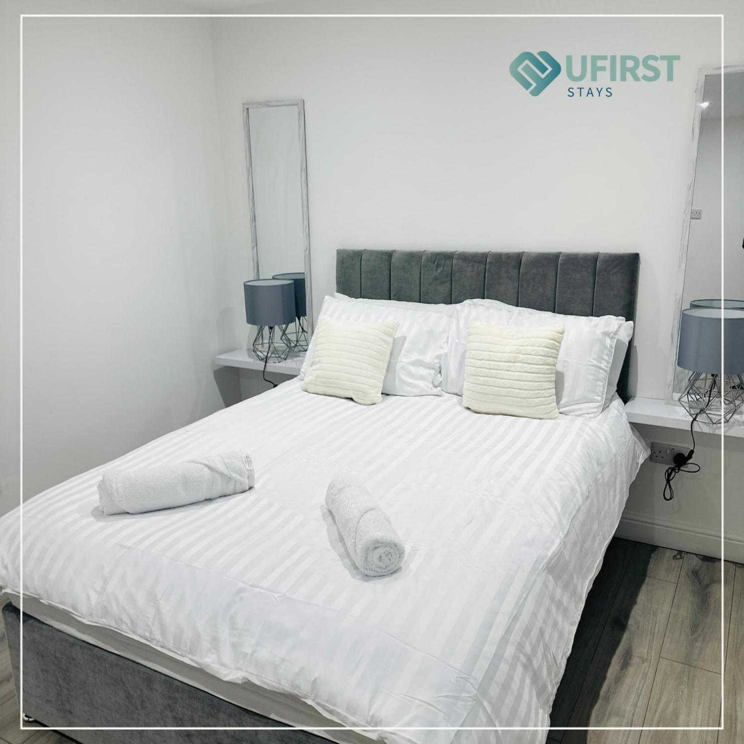 Apartment Luxury Meets Ease 4-Bed Home In Gedling - Near Colwick Country Park, Victoria Retail Park, City Centre & Nottingham Racecourse Nottingham
