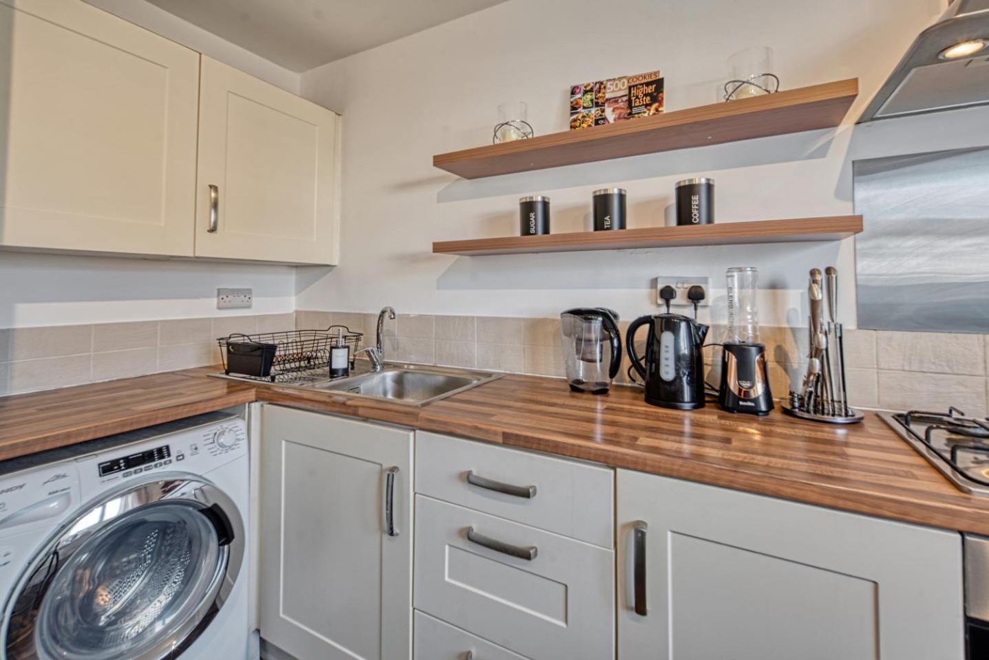 3 Bed House With Driveway Nottingham