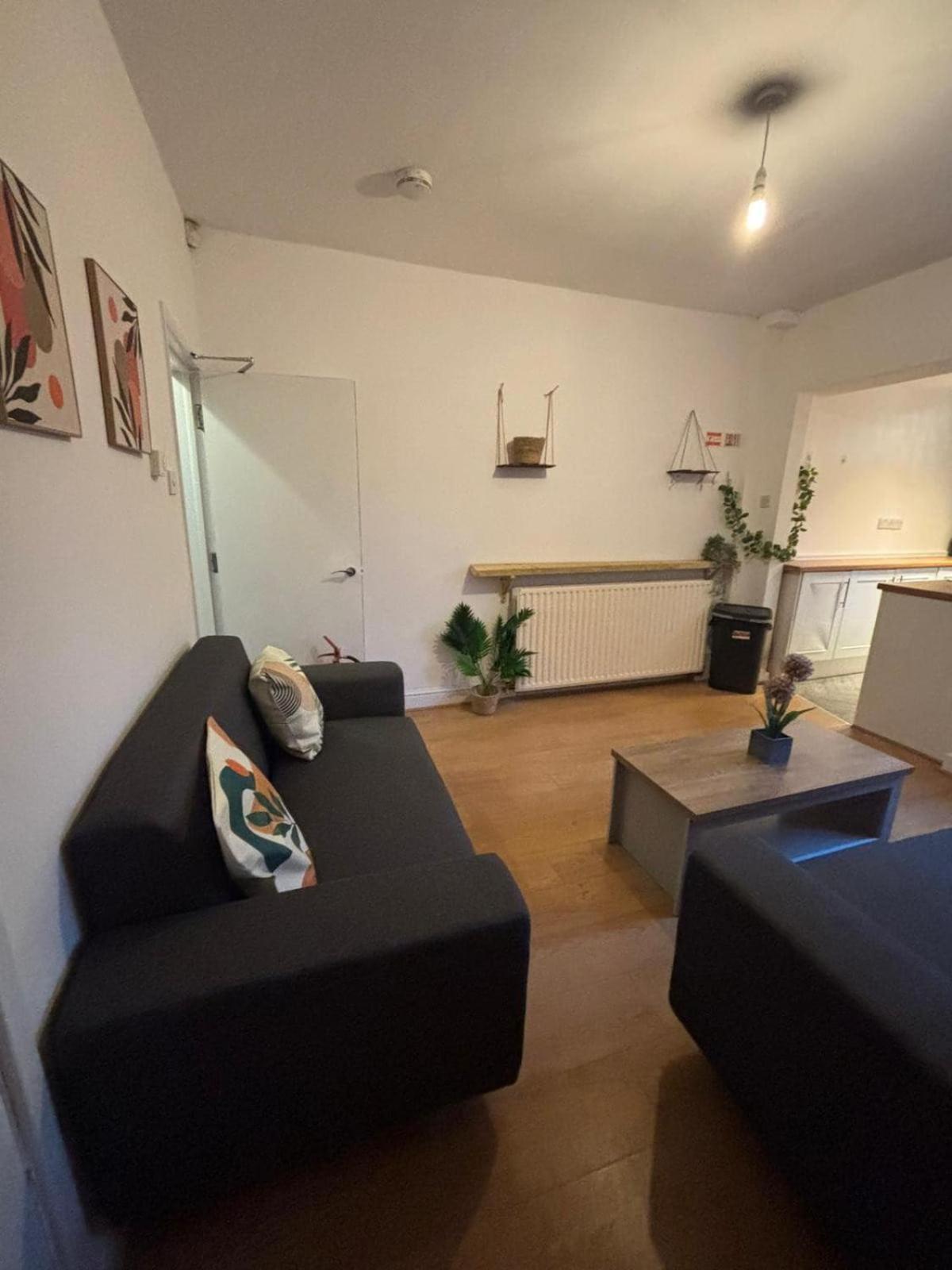 5 Bed At Hub * Nottingham