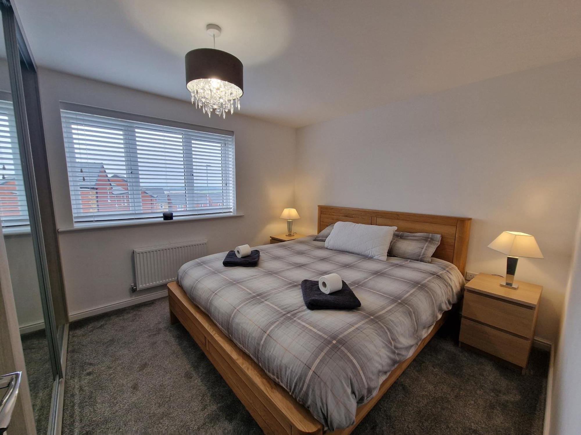 2 Bed Semi, Up To 4 People, Free Parking, Wi-fi, M1 & Ema Direct Link, Transport Links, Private Garden Apartment Nottingham