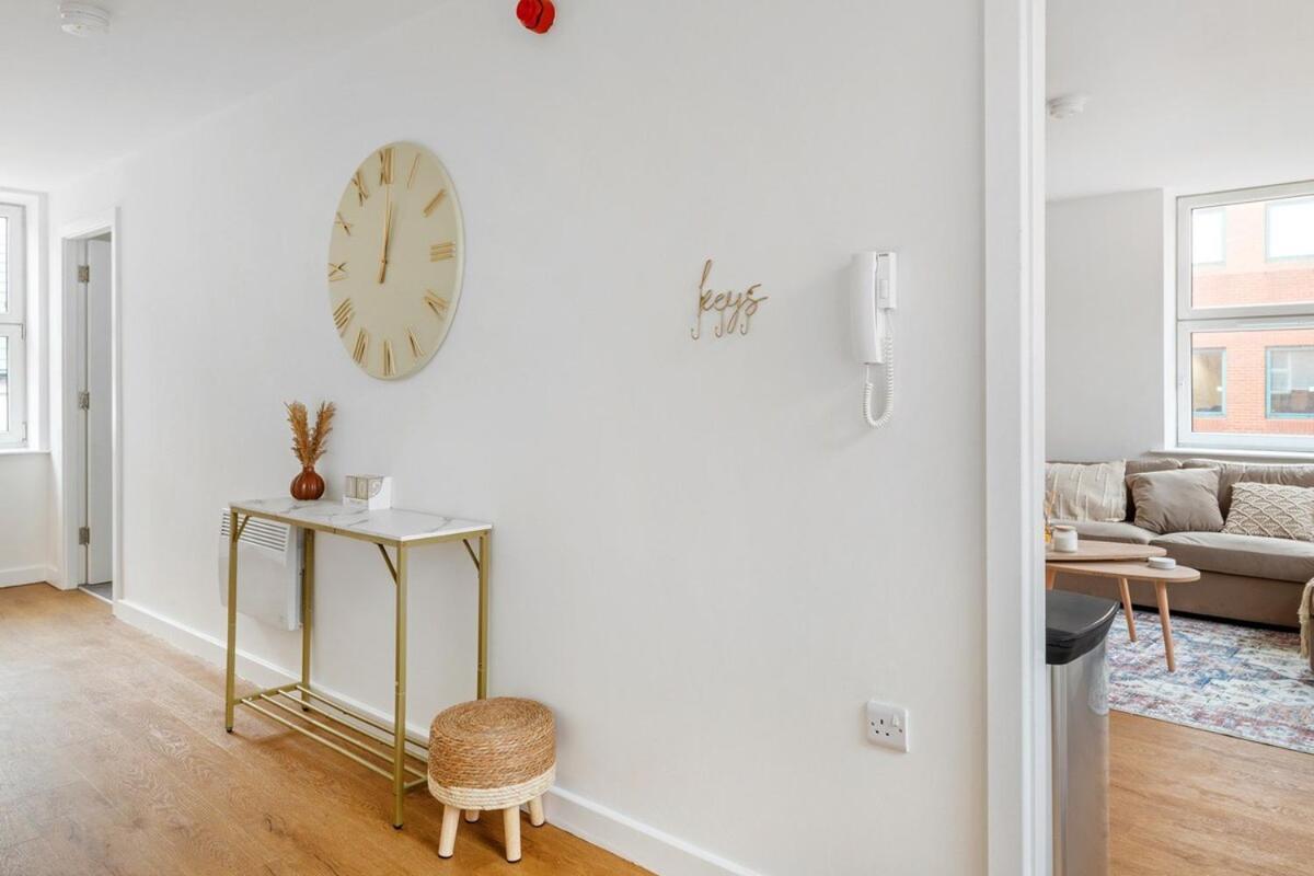 Lovely Refurbished 2 Bedroom * Nottingham