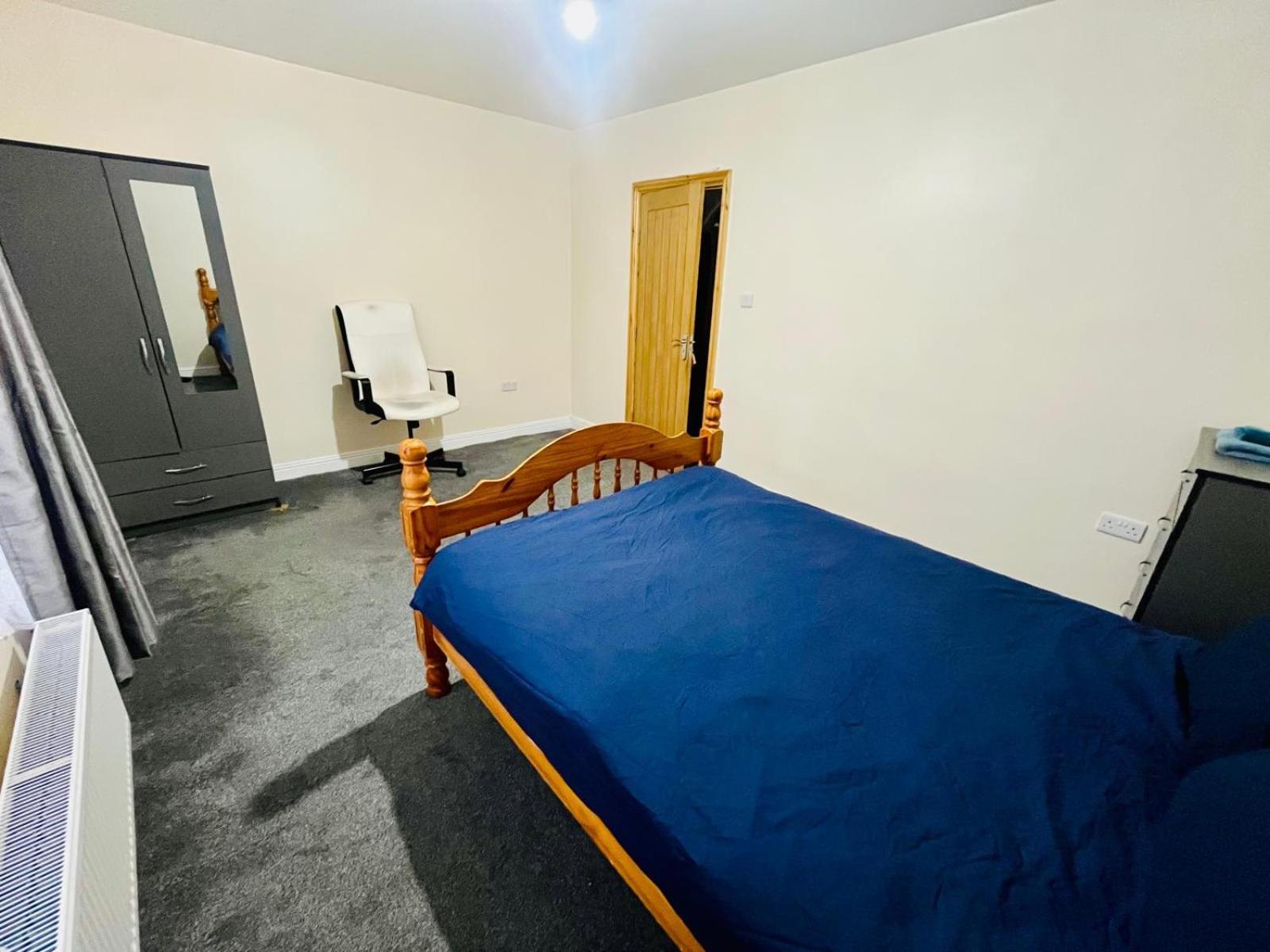 Double Share Bathroom * Nottingham