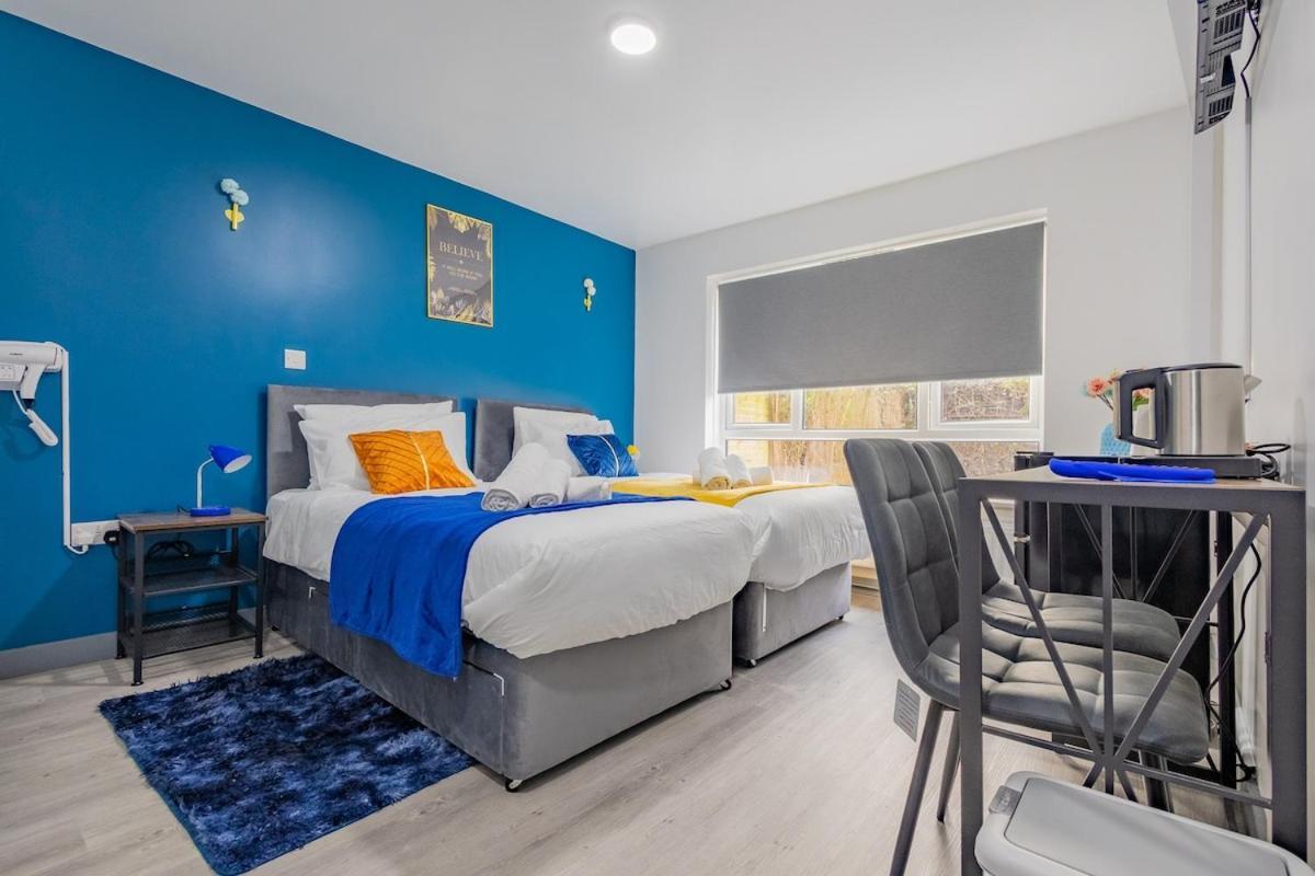 Premium Serviced Nottingham, 4 Bedrooms, 5 Beds, 4 Bathrooms, Sleeps 7 Casa de férias *