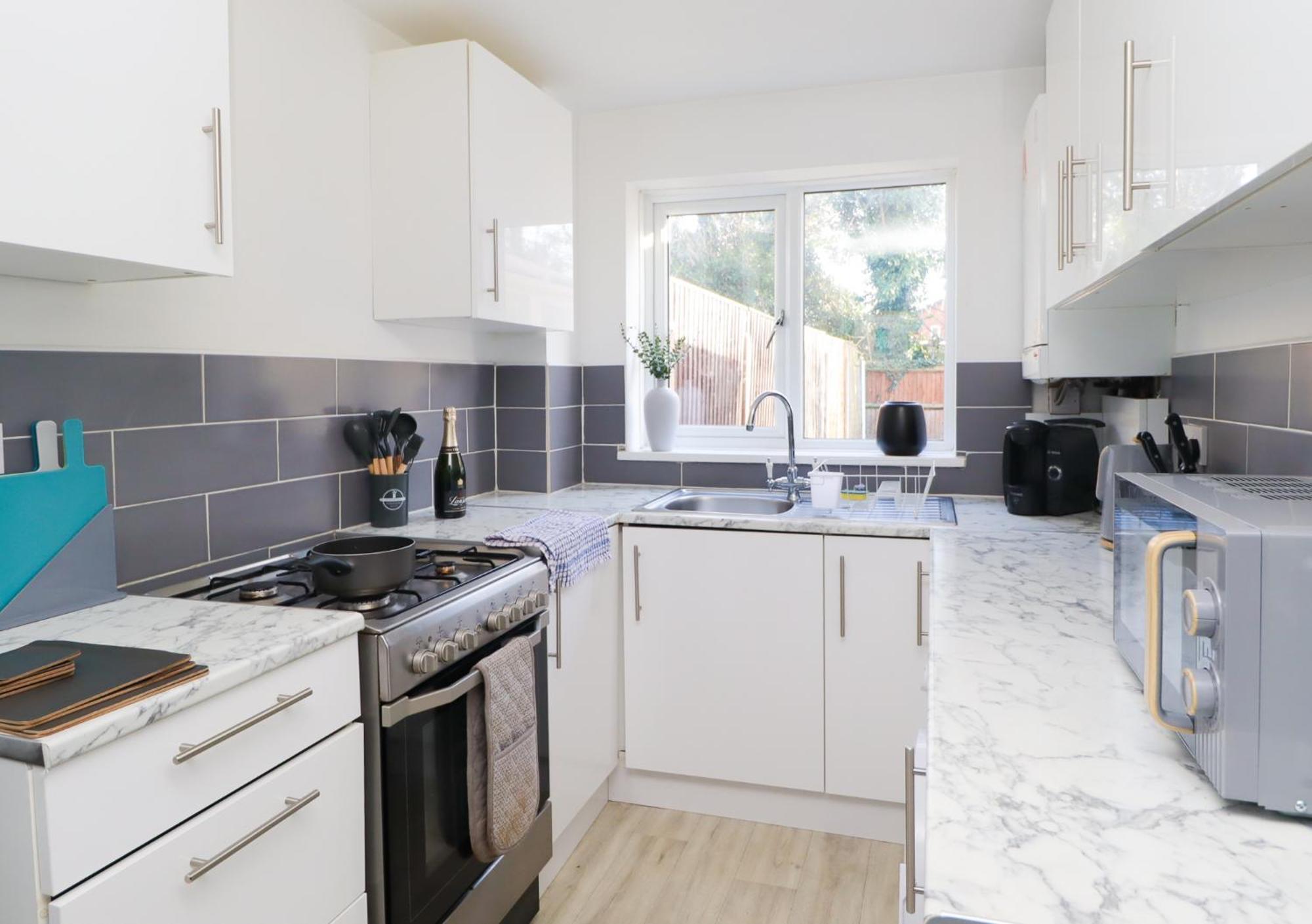 3br - Private Parking - Monthly Discounts