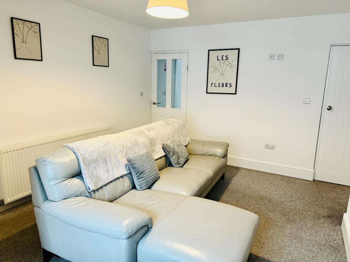 Apartment In 3-bed House - Near City-centre, Qmc, Of & Wollaton Park - Sleeps 5 *