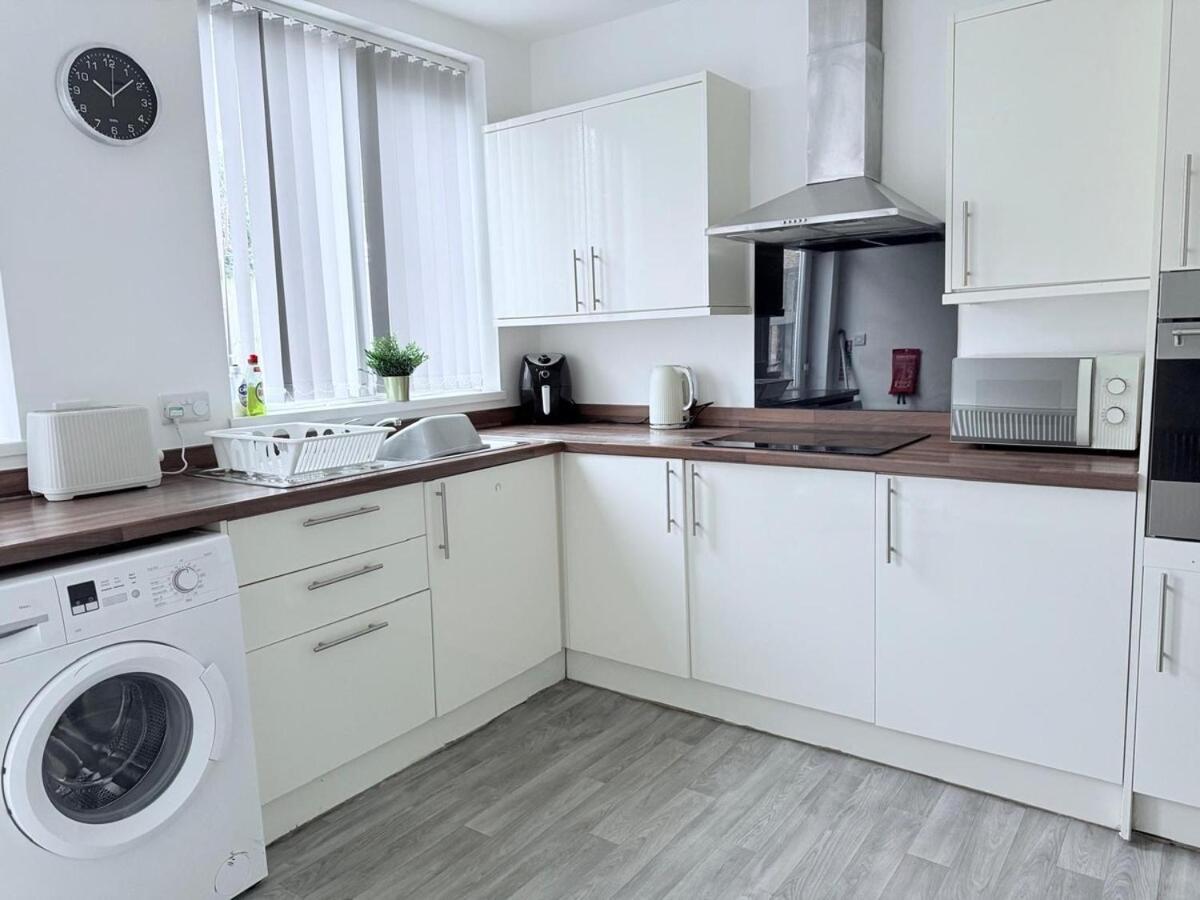 Apartment In 3-bed House - Near City-centre, Qmc, Of & Wollaton Park - Sleeps 5 Nottingham