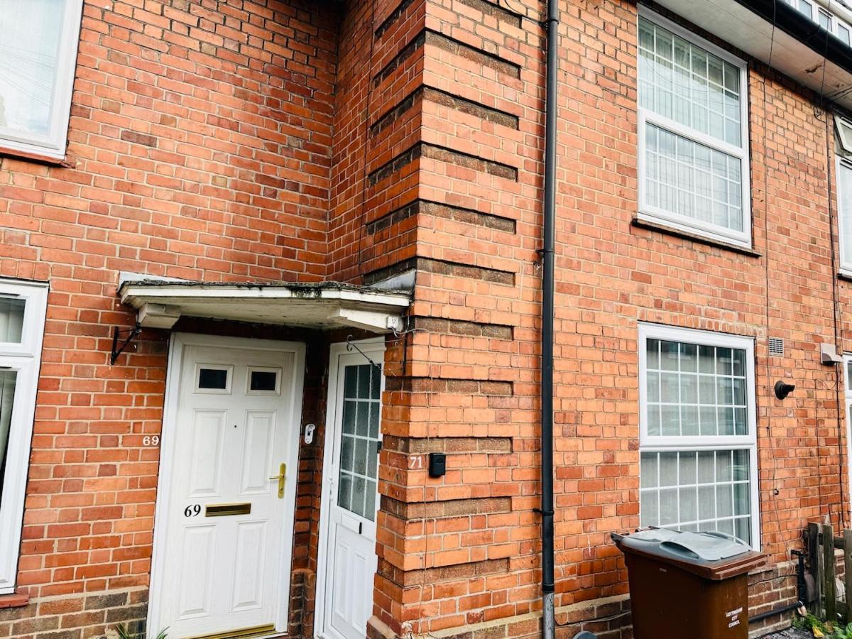 In 3-bed House - Near City-centre, Qmc, Of & Wollaton Park - Sleeps 5 Apartment Nottingham