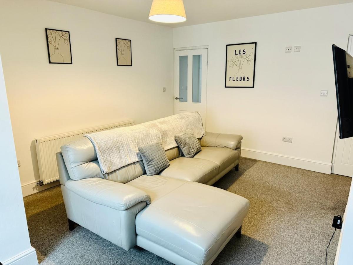 In 3-bed House - Near City-centre, Qmc, Of & Wollaton Park - Sleeps 5