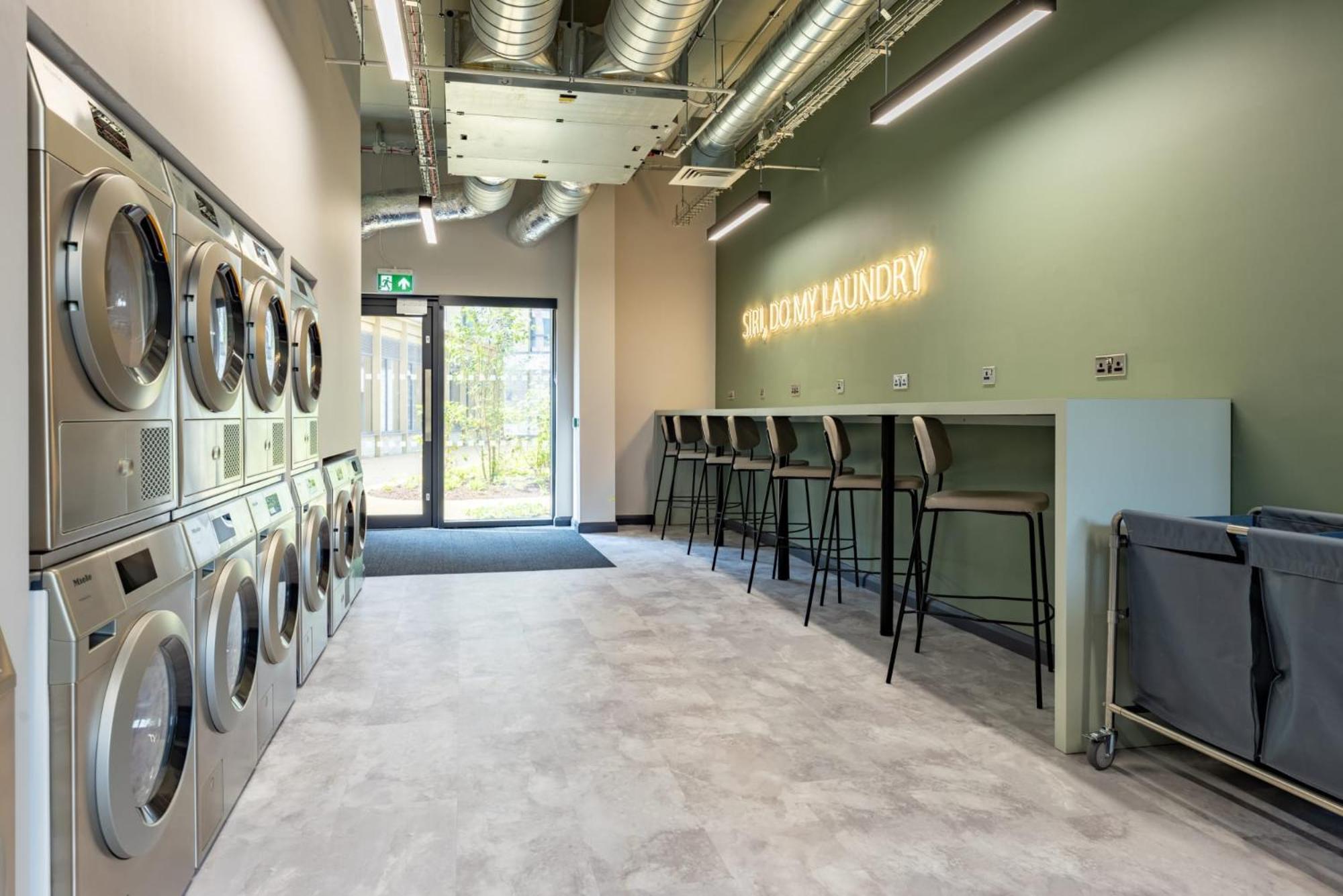 For Student Only Lively Spacious In Winfield Court Apartment