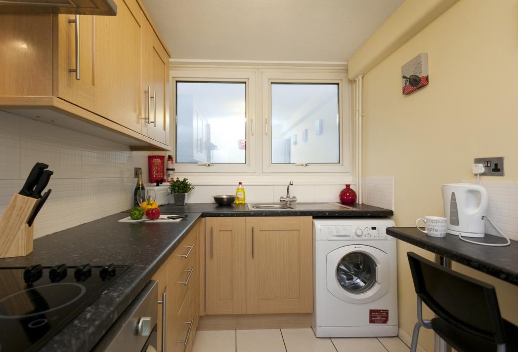 Victoria Centre Apartments: Shopping Hub With 24/7 Access *