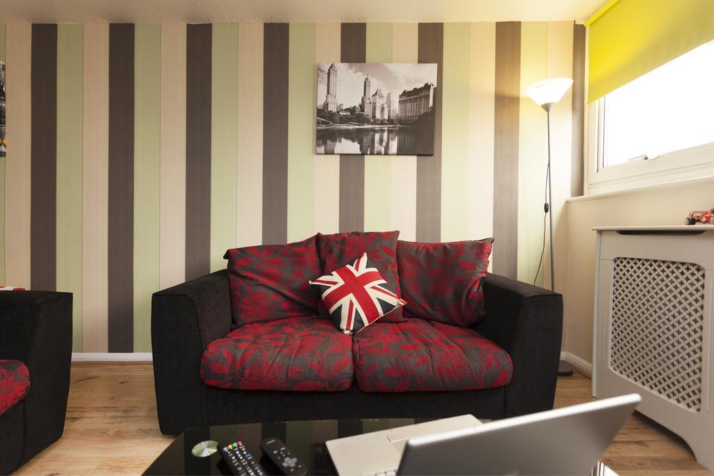 Victoria Centre Apartments: Shopping Hub With 24/7 Access *
