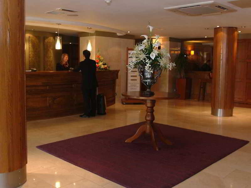 By Ihg