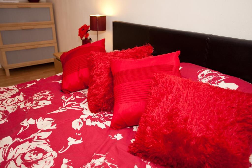 Victoria Centre Apartments: Shopping Hub With 24/7 Access Apartment