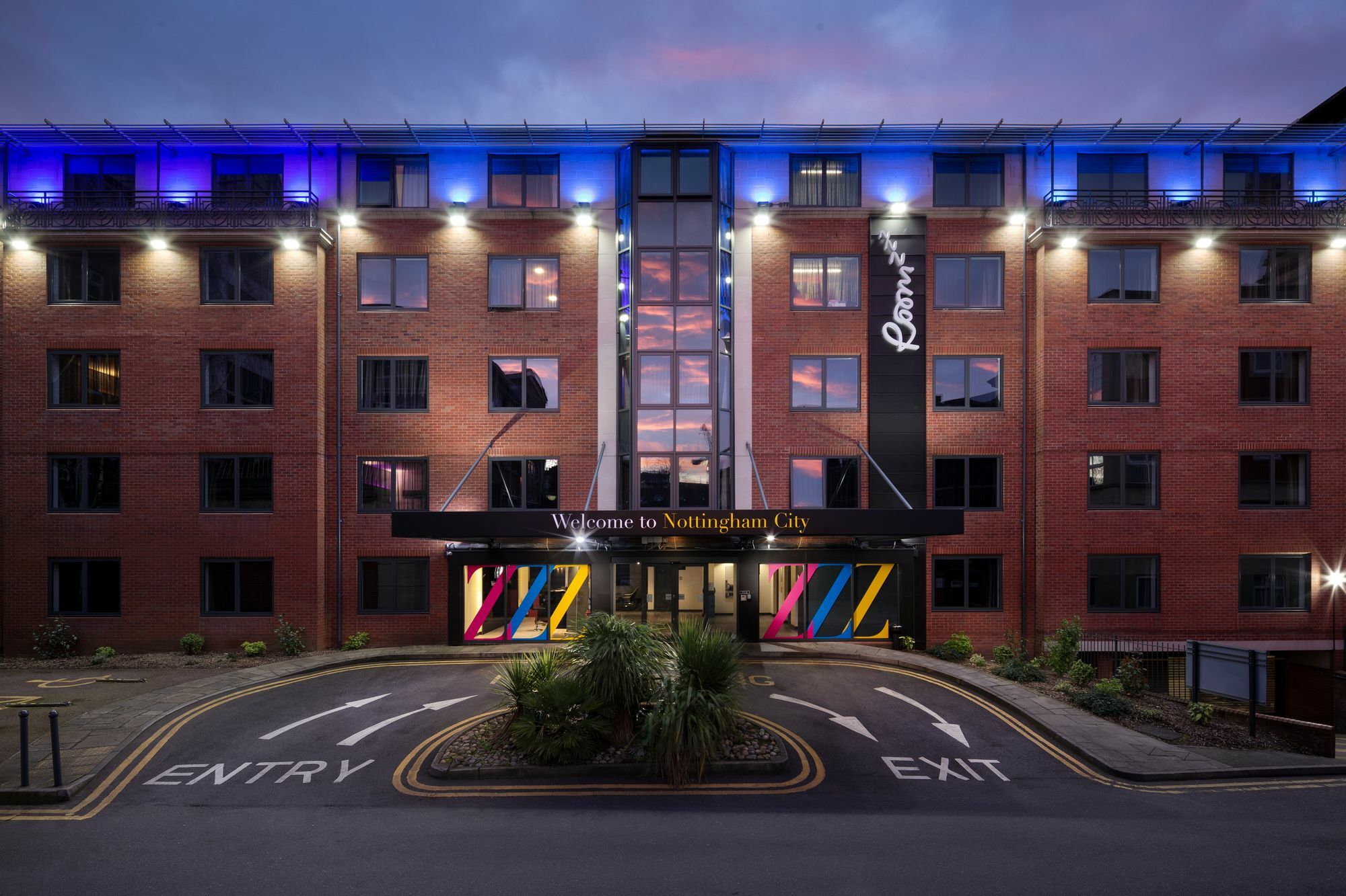 Aparthotel Roomzzz