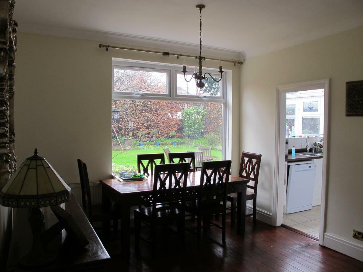 Homestay Westmorland - 4 House - Walking Distance To Qmc And - Free Parking