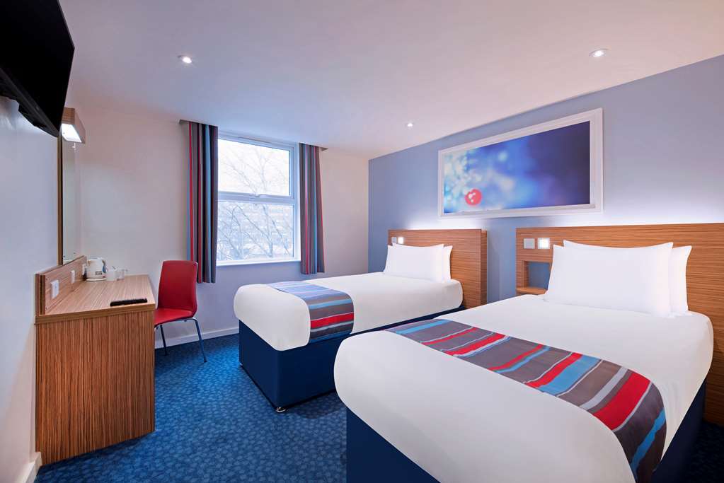 Travelodge Wollaton Park Hotel 3*