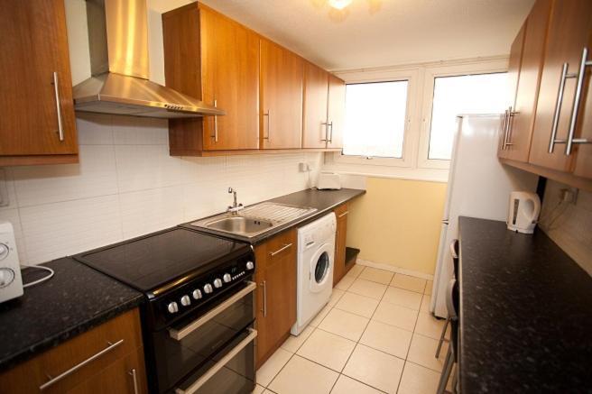 Victoria Centre Apartments: Shopping Hub With 24/7 Access *
