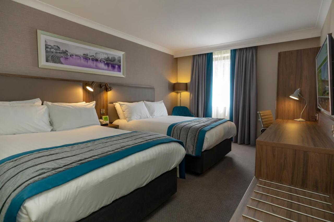 By Ihg