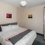 Arthouse - Lovely, Spacious And Elegant 5Bed House