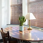 Arthouse - Lovely, Spacious And Elegant 5Bed House