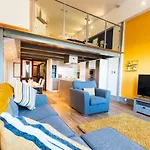 De Luxe Short Stays-Crusader Apt