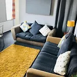 Sherwood Fields Apartment - Spacious, Large And Stylish