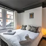 De Luxe Short Stays- Trent Bridge