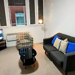 Charming And Modern 2 Bed Apartment In City Centre