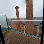 Russell St Suites