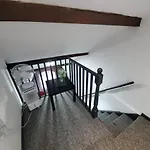Russell St Suites