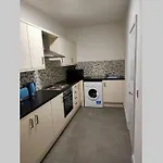 Charming And Modern 2 Bed Apartment In City Centre