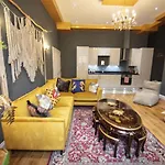 Luxurious 2 Bedroom Lace Market Apartment
