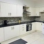 Stylish 2 Bed City Apartment