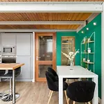 The Exquisite Duplex Of Central Nottingham
