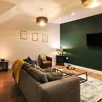 3 Bedroom City Centre Townhouse