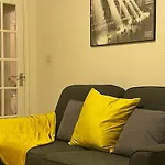 Wells Road Contractors & Leisure Apartment By Leecroft Stays