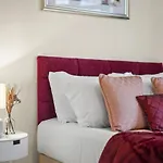 Stays With Bels Short Lets Serviced Accommodation Nottingham Contractors & Leisure Up To 7 Guests
