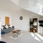 Pass The Keys Stylish 2 Bed Apartment In Central West Bridgford