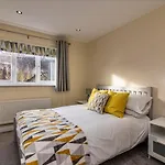 De Luxe Short Stays- Percy House