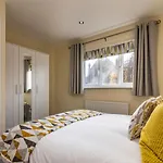 De Luxe Short Stays- Percy House