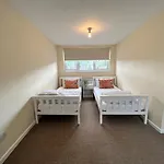 Lovely 2-Bedroom Apartment In A Great Location