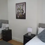 Beautiful Two-Bed Apartment With Driveway Parking