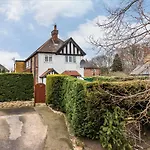 Stylish 3 Bed Home In Nottingham - Harmony House