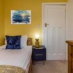 Stylish 3 Bed Home In Nottingham - Harmony House
