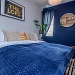 Flat 5, Super King Bed, Free Parking, Workspace, Free Wi-Fi