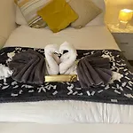 Hidden Hot Tub Retreat Apartment In Nottingham