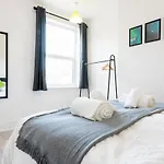 Jasmine Villa B - Ideal For Qmc & Uni - Free Parking