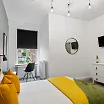 ◑Flat 8- Modern Studio Flats Close To City Centre◑